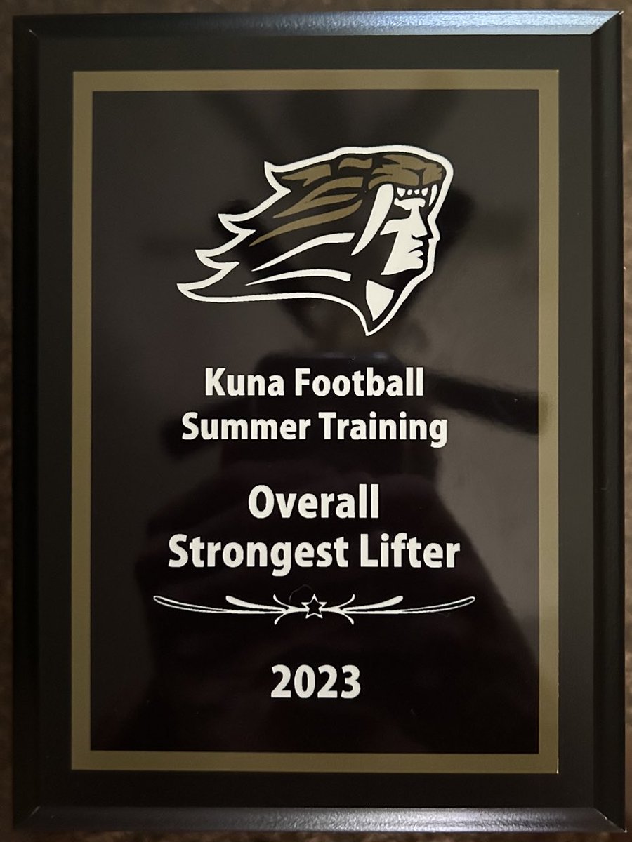AustinLattimer4's tweet photo. Max Week went very well! I got Pound for Pound for the third year in a row! Then also got Overall Strongest Lifter. 
@CoachJBravo @jschank50 @KunaKavemenFB @CoachJT_ISU @CoachHafner @NickFarman55 https://t.co/IQOTOiQzXL