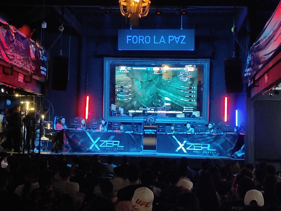 XZEAL_GAMING's tweet photo. Xzeal aquí y allá.

Mientras estamos desarrollando los esports en Game one blast, el primer evento de esports en Monterrey, hoy se juega el match day 2 clubes de primera fuerza rumbo a la LAN #Gears5 presentada por Xzeal.

#xzealesports🖥️ | @DeporteDigitalH

🔴 En vivo 
📺 https://t.co/E5mEtRh9Xp