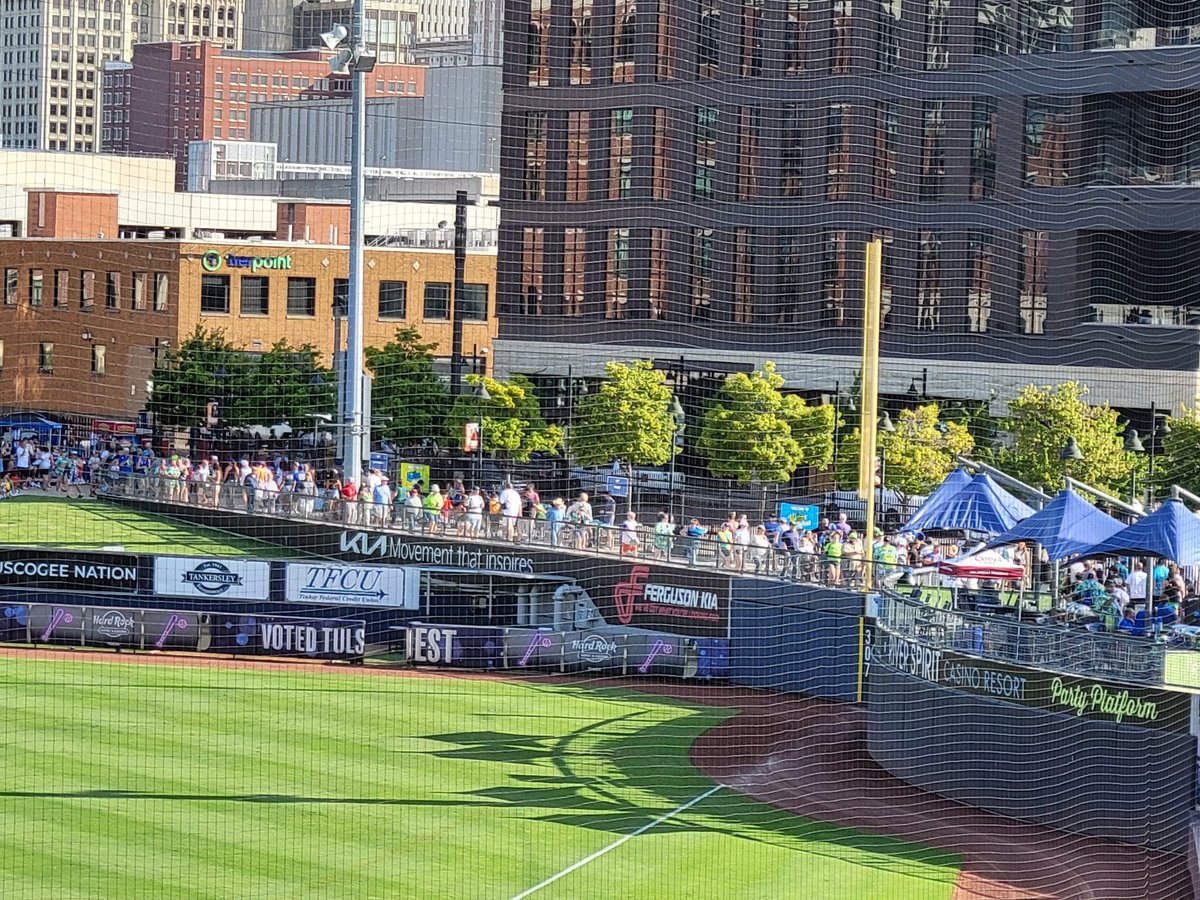 lobrien14's tweet photo. Wow fans are lined up for the @KTULNews Grand Slam Saturday @TulsaDrillers Noodlers.  Going to be a great night for Noodling!! https://t.co/EMJz1wrHwa