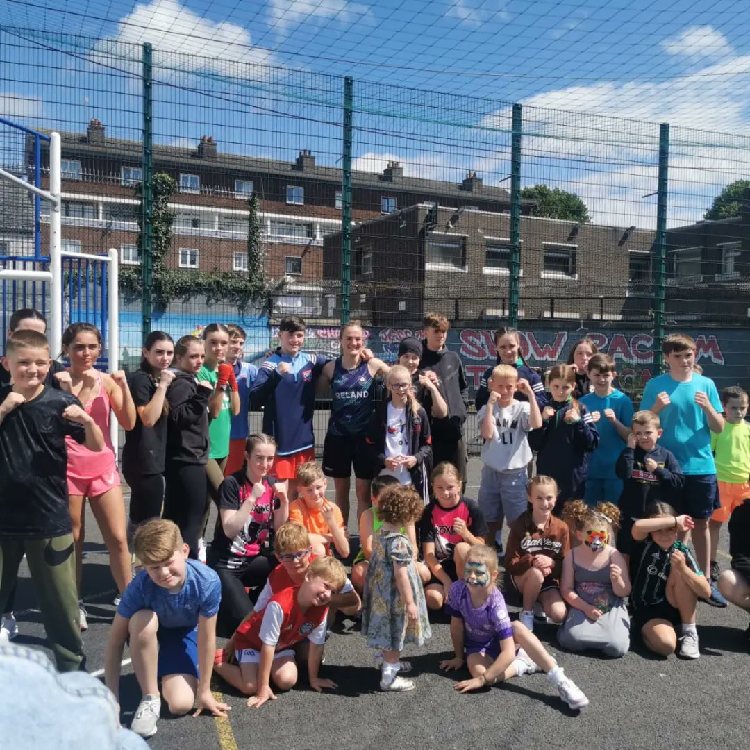 Massive thanks to Olympic Champ, #Paris2024 bound @Kelly64kg for hosting ta community fun day today, and inviting everyone in the local area to take part in training with her. #cantseecantbe 🥊🙌