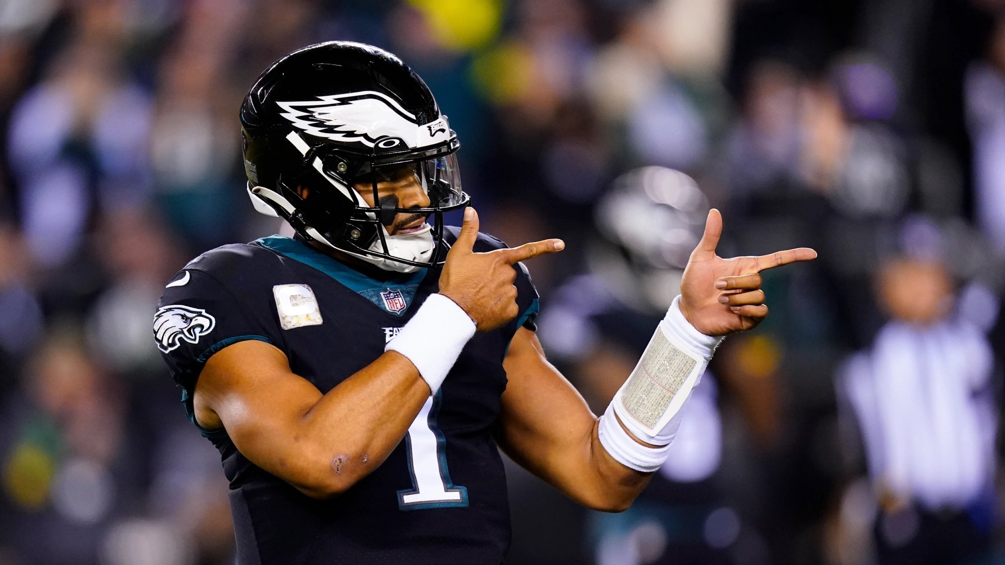 JPAFootball on X: 𝗧𝗥𝗨𝗘 𝗢𝗥 𝗙𝗔𝗟𝗦𝗘: The #Eagles have the best  uniforms in the entire NFL The Eagles home, away, black and alternate  jer