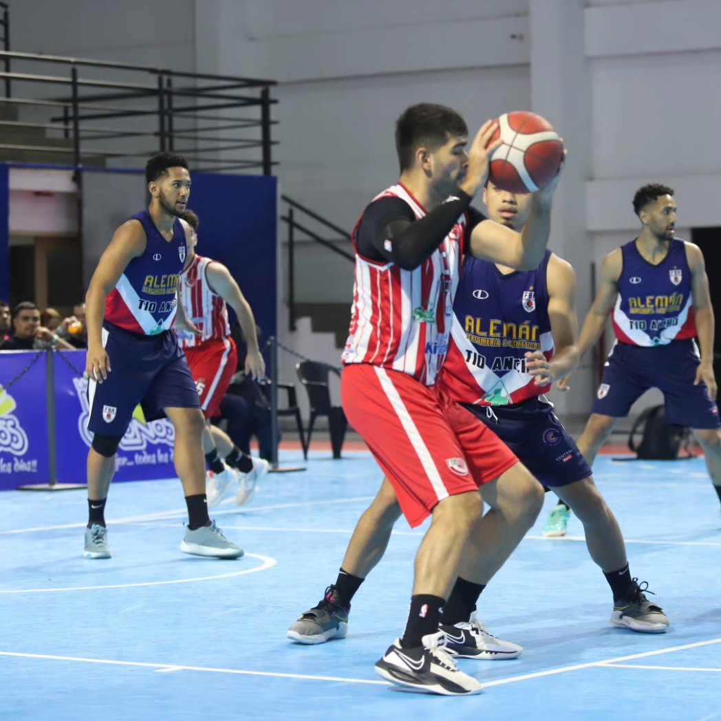 cpb_py's tweet image. 📷 Partido en disputa

#CuadrangularFinal 🏆
#CNF2023 🔥