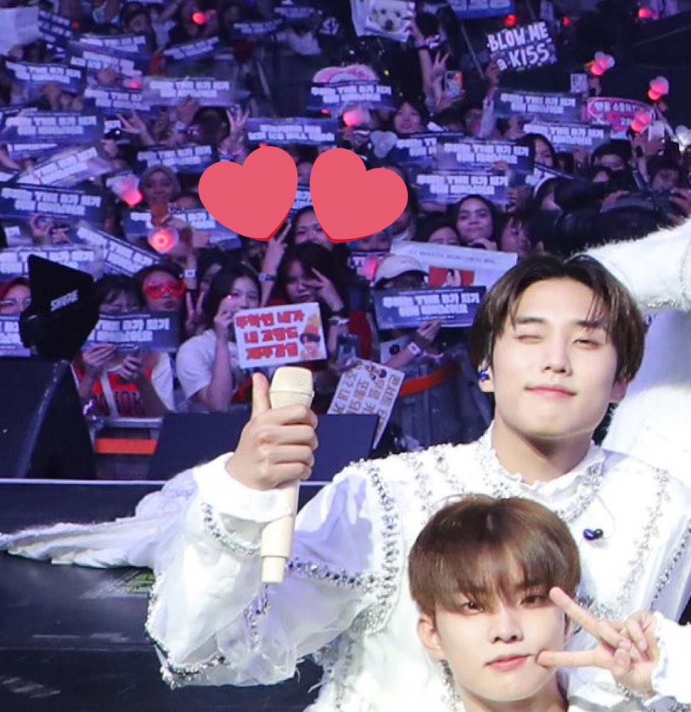hakranger's tweet photo. Makasih banyak handbanner yang dibuat less than 24 hours!!!! Yang ngebantu gue dinotis haknyeon 4 kali dan masuk VCR 3 kali😭😭😭❤️ menangisss

Always sayang theboyz dan haknyeon #ZENERATIONinJAKARTA 

Big thanks buat my korean friend’s friend yg udh bantu soalnya gbisa bakor🫠 https://t.co/4QYeVVes5M