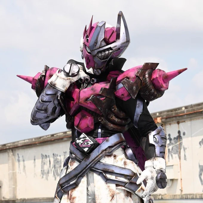 the contrast between the new primary and secondary is insane I'm losing it