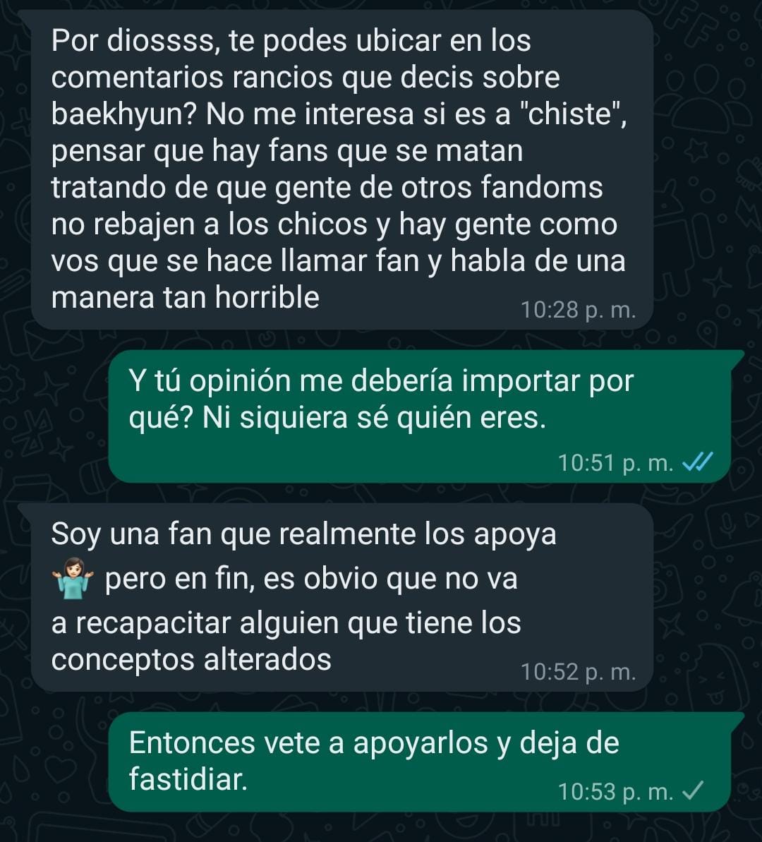DaeMyeon_'s tweet photo. Si vienen a defender o creer que de verdad se arrepiente pues no, les ve la cara por qué no lo hace, adjunto captura de ella mismo exponiendo en su grupito sobre lo poco que le importa Baek y aún así lo utiliza para sus historias 😶 https://t.co/v1isVgHtln