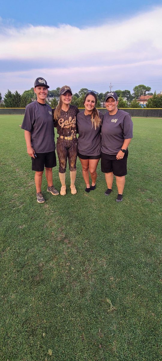 BoyetteKatelyn's tweet photo. Thank you so much travel softball and the people who have been part of it for everything you have taught me over the years. I’ve learned so much about the game as a player &amp; coach from some amazing people. Little me never believed this would happen, but here I come @USCBSoftball https://t.co/VQHupZKypD