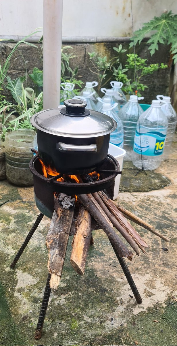 Estrelle1225's tweet photo. Finished my gaz so I continue cooking here 😬 https://t.co/54yFueJ9Sn