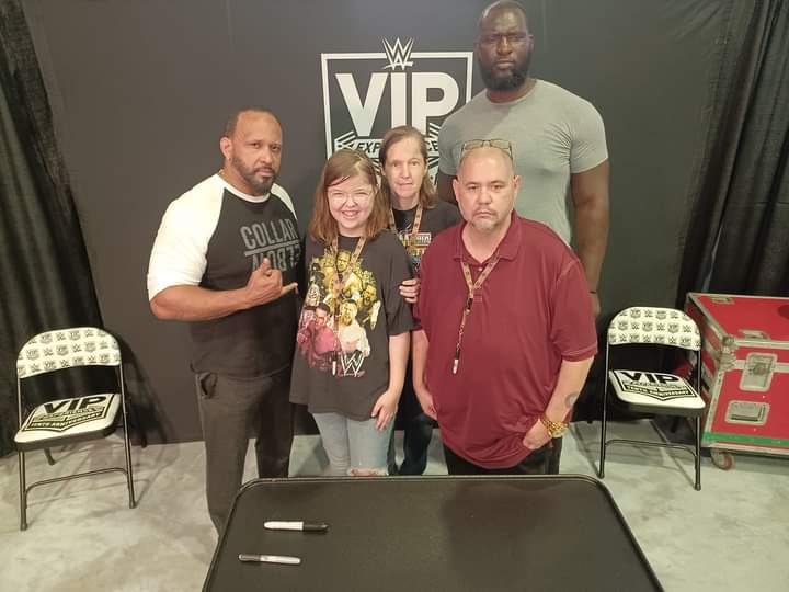 DesireeBussell1's tweet photo. #WWESUPERSHOW @WWE https://t.co/PVuVAMOFwG