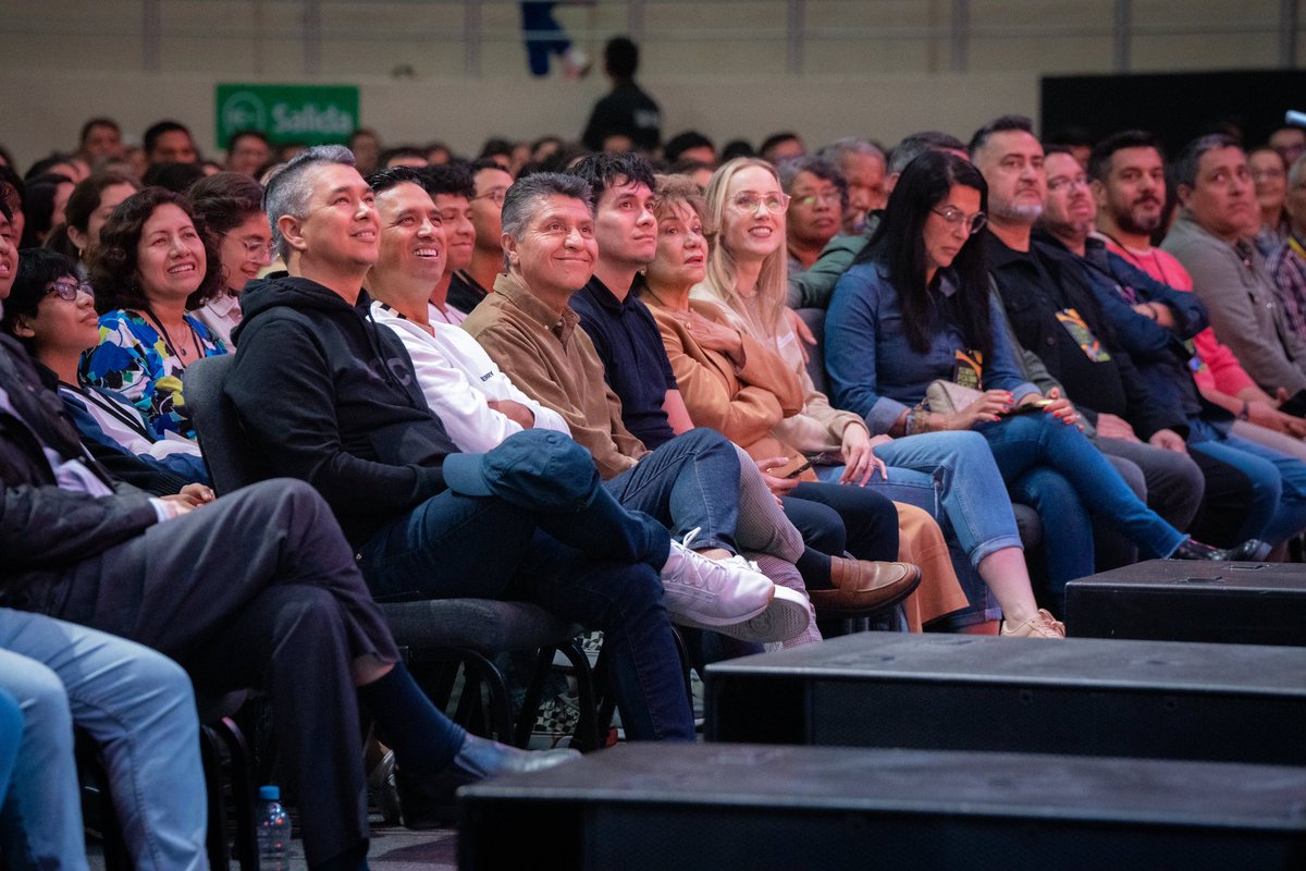 AguaVivaPeru's tweet image. ¡Qué buen tiempo tuvimos en este primer bloque!

El Ps. @MarcosWitt, nos dejó un mensaje increíble, recordándonos que “somos ungidos, llamados y equipados para transformar esta generación”.💥🙌

#Transformacion23 #MarcosWitt #Conference #Congreso #FiestasPatrias