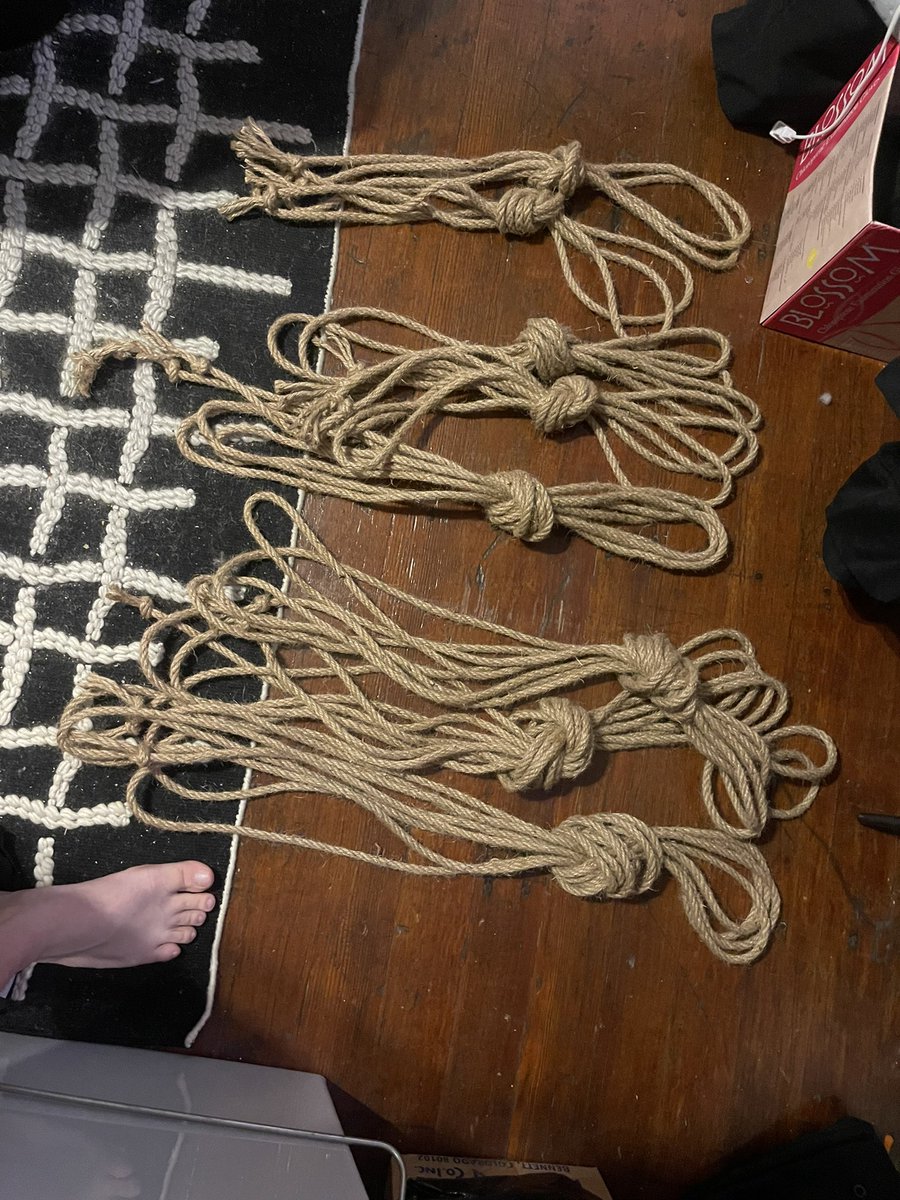 RonanMoonflower's tweet photo. Measuring, cutting, dyeing and treating a new rope kit.
Jute Soup! https://t.co/Tl0kayA4mB