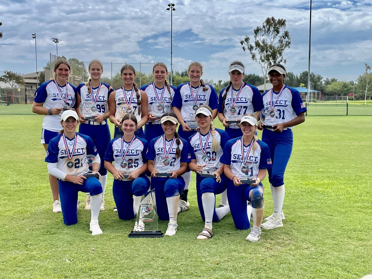 Select Fastpitch 06 tweet media