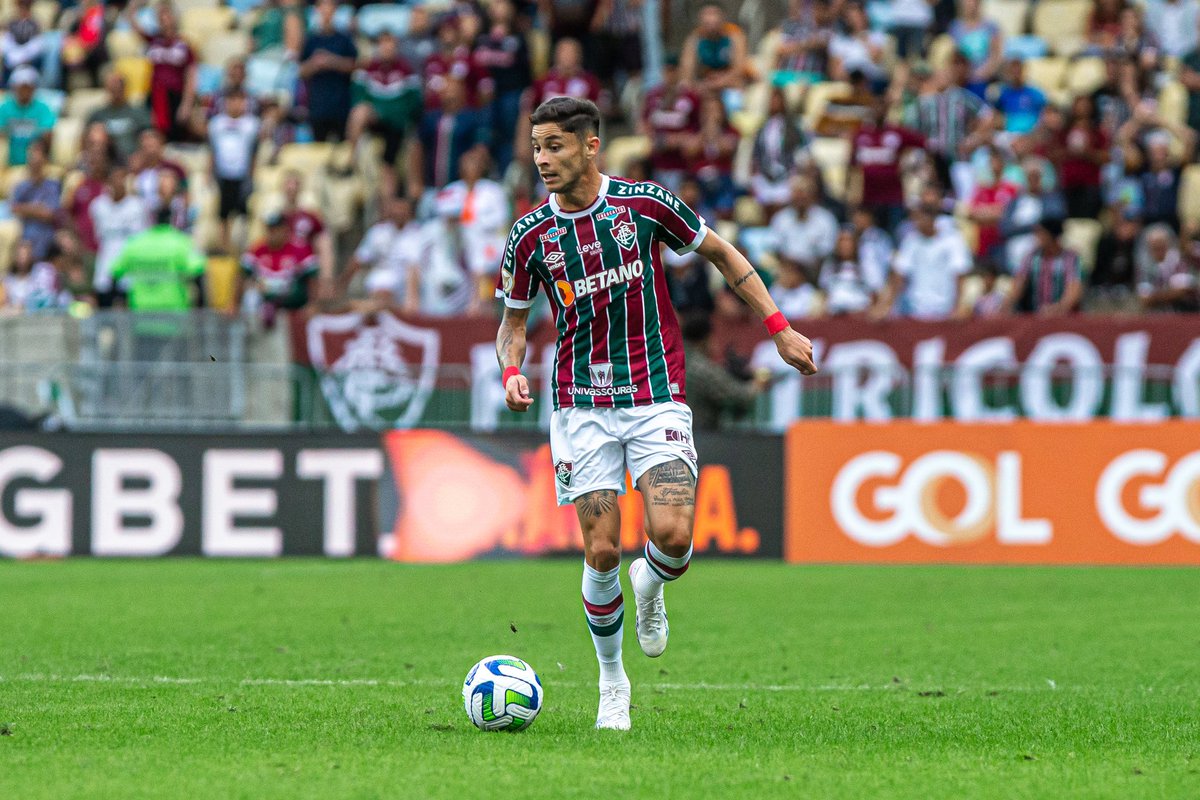 FluminenseFC's tweet photo. Primeiro jogo no Maraca com nossas cores e uma grande partida, Diogo! 👊🇭🇺 https://t.co/ZquedchpMh