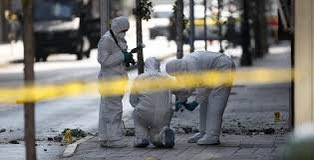 Muy grave q un funcionario de seguridad de la Municipalidad de la Florida,donde es Alcalde Carter,haya colocado un artefacto explosivo. La pregunta CHILE se hace es quien le dio la orden por que no parece un acto personal . Tendrá algo que decir el Alcalde su silencio no ayuda.