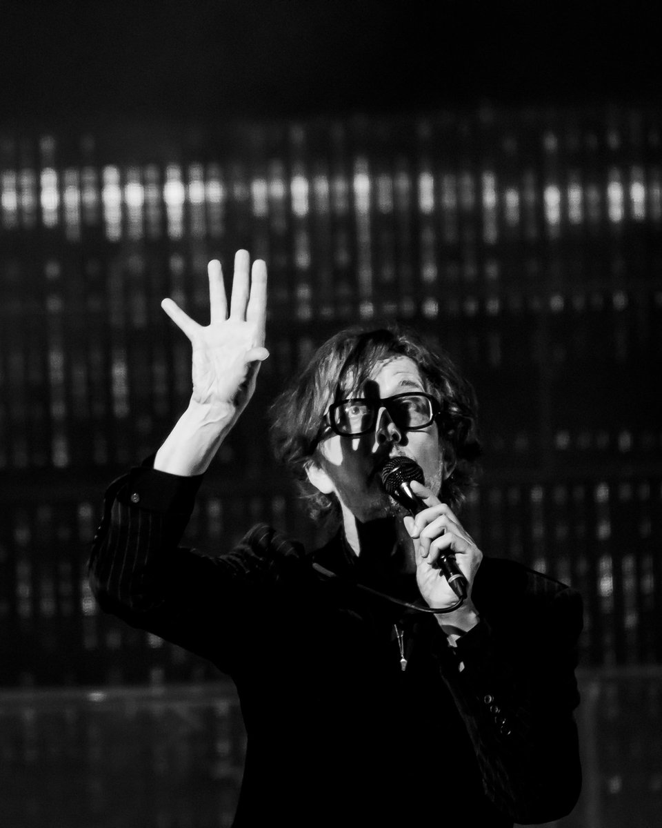AdamHMatthews's tweet photo. Now, that's what I call an encore! 🌙
Pulp finishing their reunion tour off in style at Hammersmith Apollo tonight. 💋💋💋
Pulp // Hammersmith Apollo // 29.07.2023
📷 @BreakGlassMag
-
-
-
#pulp #thisiswhatwedoforanencore #pulpband #jarviscocker #britpop #jarvis @welovepulp https://t.co/PbteDdI3o7