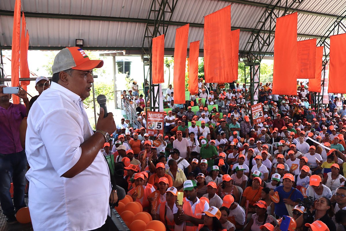 sarayrbechara's tweet photo. ¡El cariño de Lorica se siente en cada rincón al visitarlo!
Hoy acompañamos al candidato a la alcaldía @edwinjattin del #MovimientoJattinismo.
Todo nuestro apoyo desde @partidodelaucol para él.
Lorica merece un porvenir próspero y brillar nuevamente como el tesoro del caribe. https://t.co/eLIRYdoimL