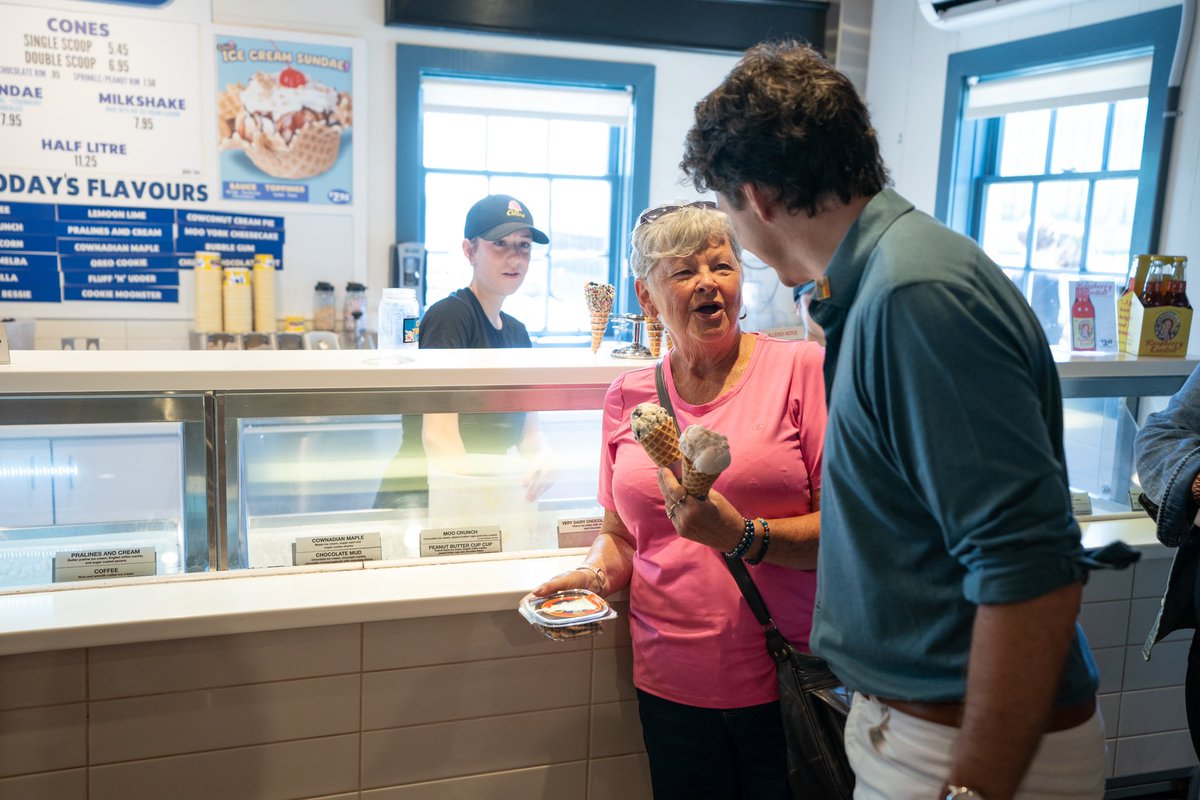 JustinTrudeau's tweet photo. Spent some time with the wonderful, welcoming people of Charlottetown this afternoon. So good to see everyone out and about – hope you enjoy the rest of your weekend, and I’ll see you next time! https://t.co/ZYBIpIjHEs