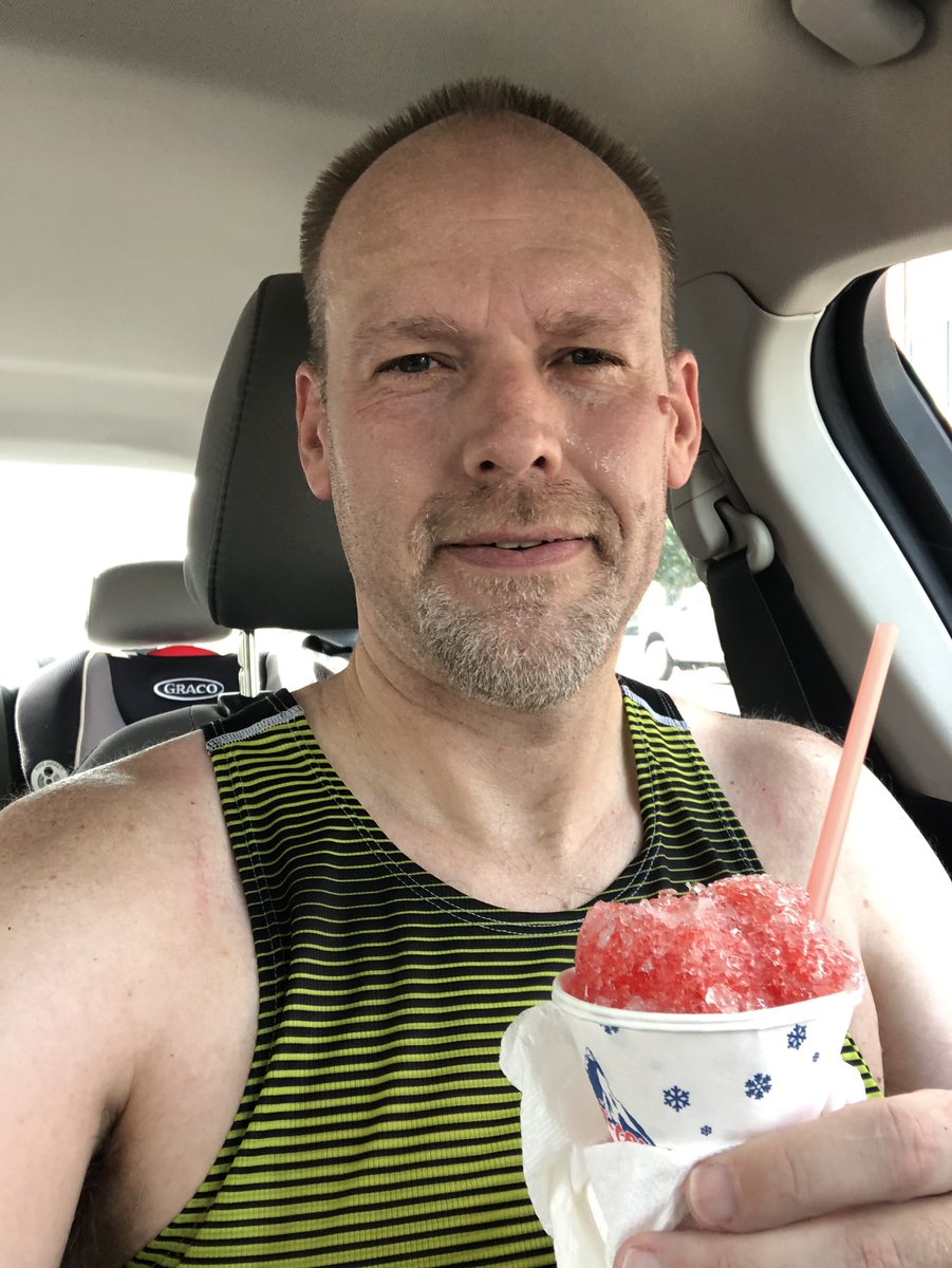 BMolineRunner's tweet photo. Proof of snow cone, lol https://t.co/qrtdQOHZEs