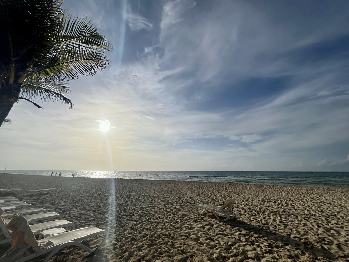 HattonEdD's tweet image. Reflecting on #summervacation as we prep to #emptynest. Important to model #familyfirst &amp;amp; #selfcare so team will do the same. Be well this weekend #TrojanCountry. #LiveWellLeadWell