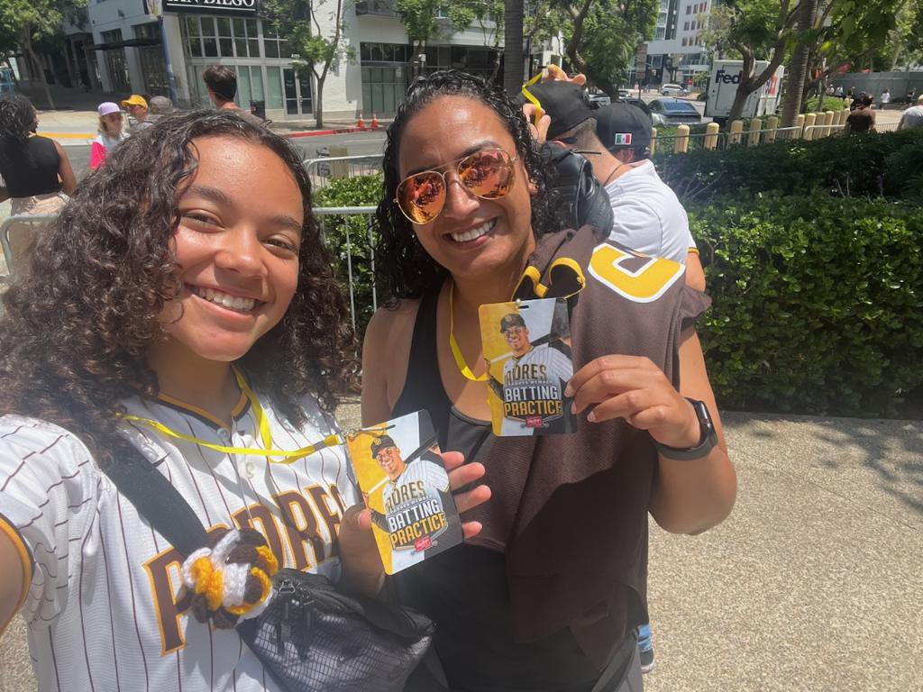 nikky_nik's tweet photo. #BringTheGold https://t.co/uETpu9XG0y