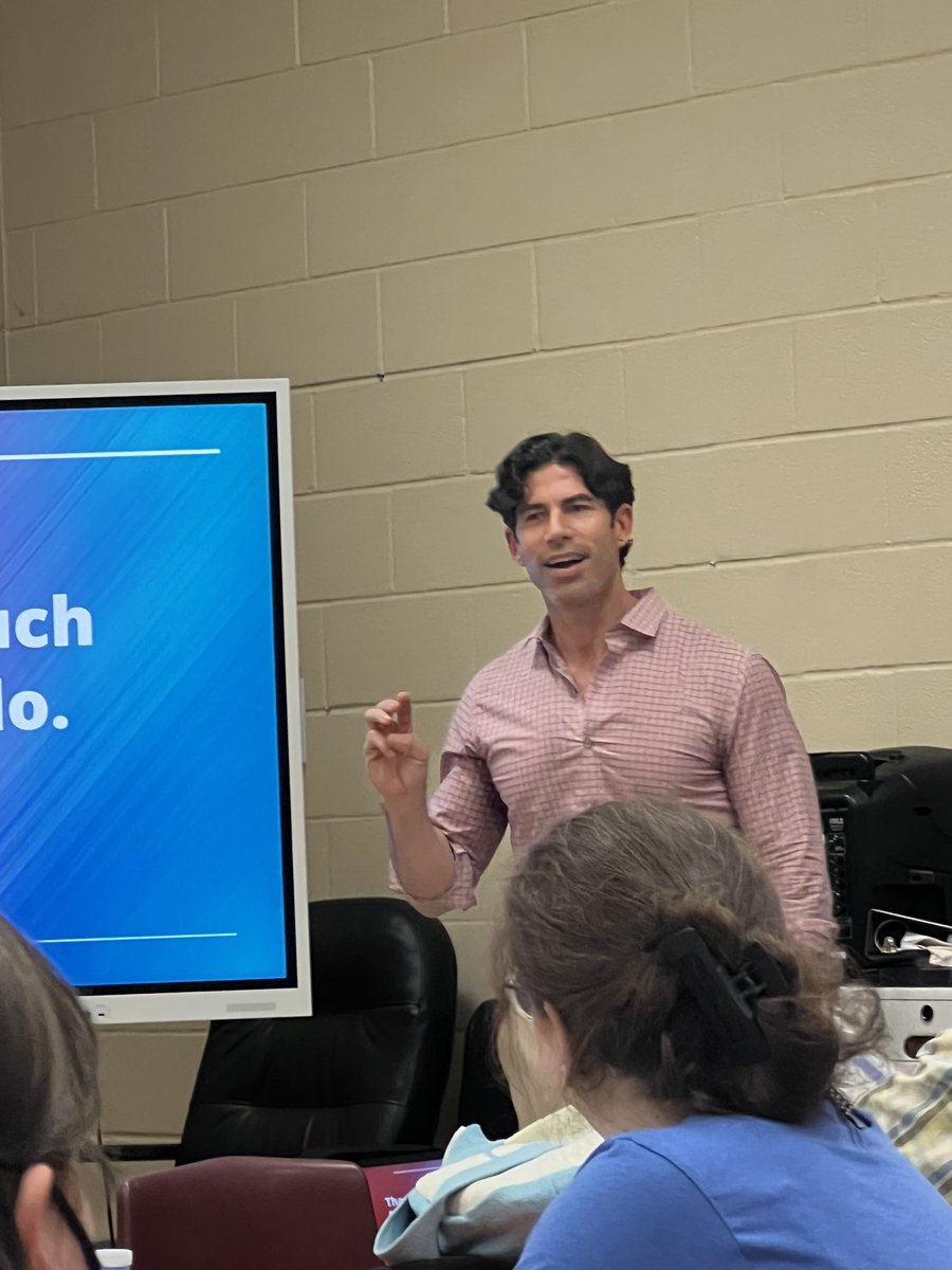 Shout out to @NicholasFerroni for an inspiring breakout session on engaging high school level kids!  Lots of take aways from the presentation and handout. #GetYourTeachOn