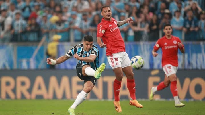 _webertt_'s tweet photo. @marciaabreu44 @LedioLegal ele está a 5 jogos sem marcar, pena que…. https://t.co/ZaqthW4adn
