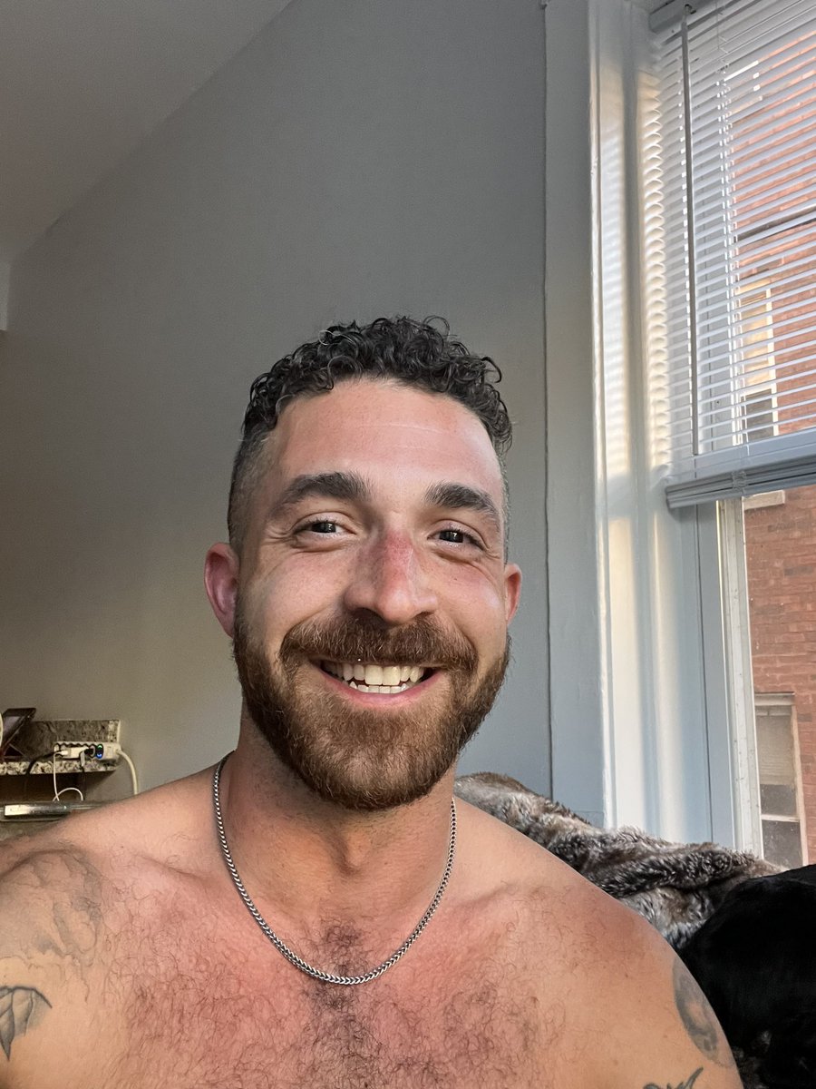 lushbathballs's tweet photo. I did not wear enough sunscreen today and it shows https://t.co/DQFB4gcsIx