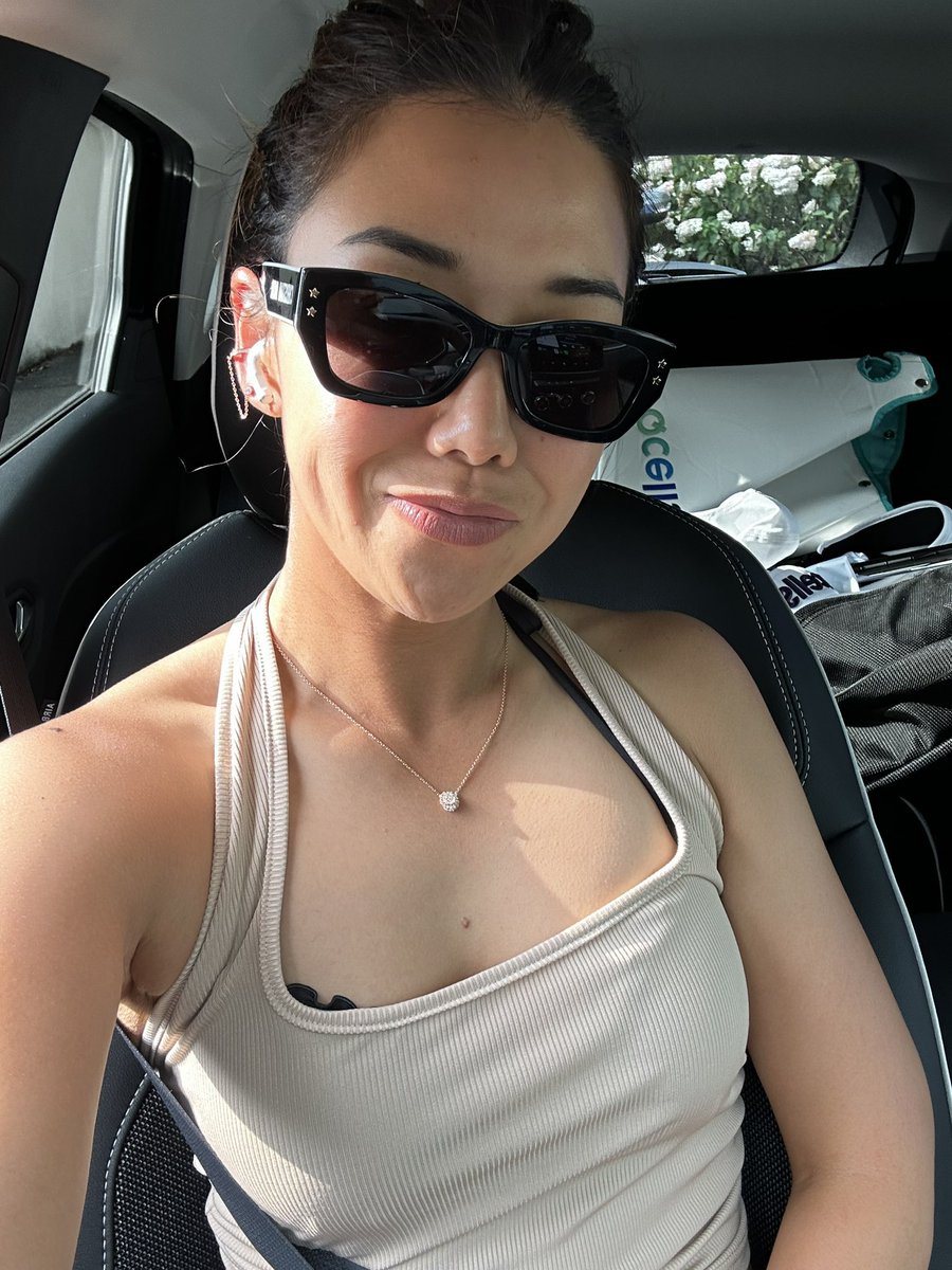 realjennyShin's tweet photo. Bitch I’m ready for anything ! https://t.co/b9jwd1YmhM