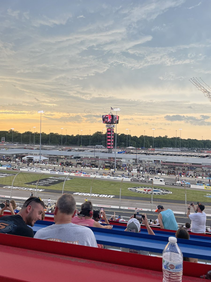 The_Stroker_Ace's tweet photo. Can’t be mad at a lightning delay when the tix were FREE!!! Thank you @nascar fan rewards. @RichmondRaceway @NASCAR_Trucks https://t.co/ueSuiCKkcZ