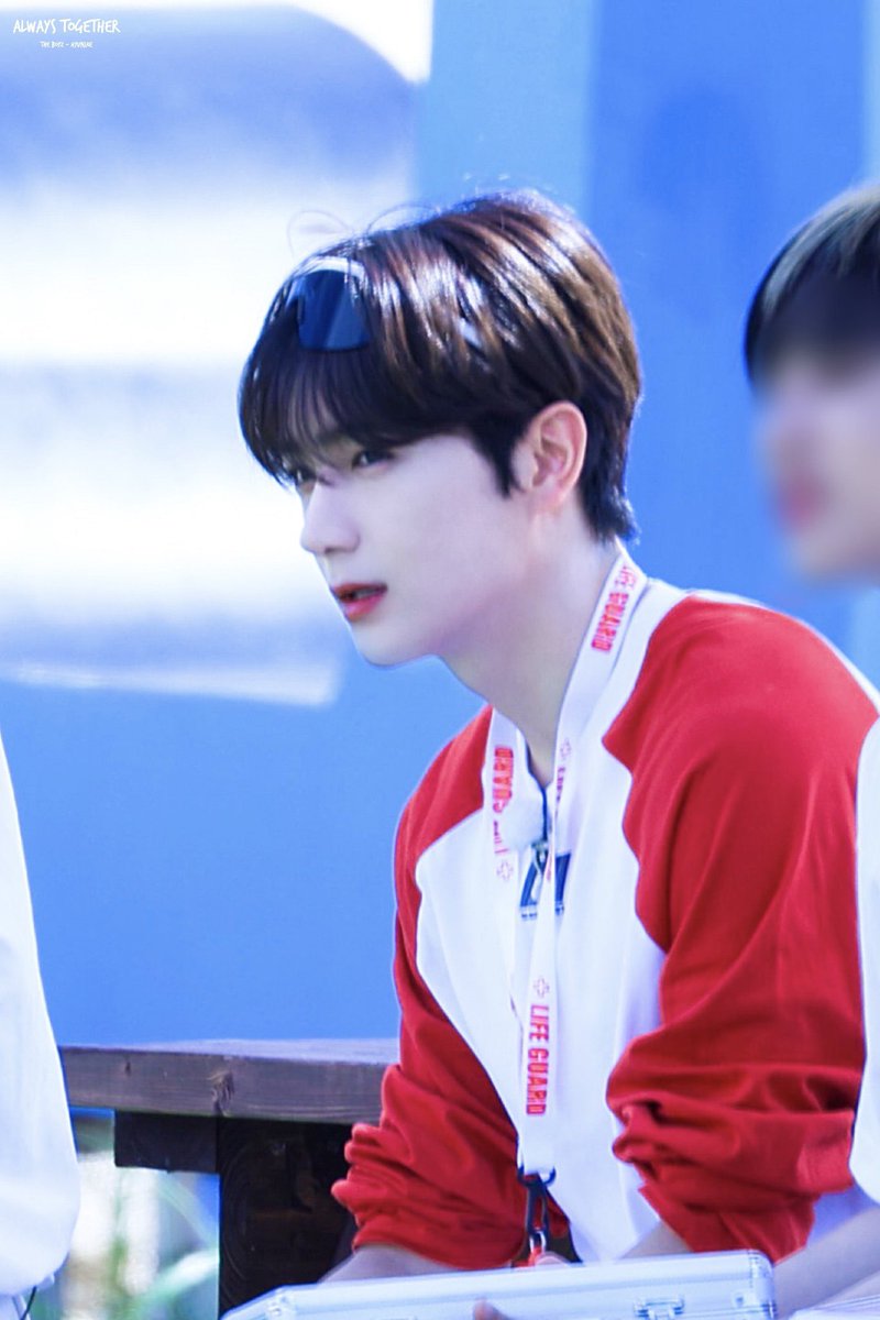 babyppome's tweet photo. 진심 엠티에 이런 꽃일점 오면
내 안색 개기모띠해지고 주변 화사해짐 https://t.co/rTIE7bJ2m3