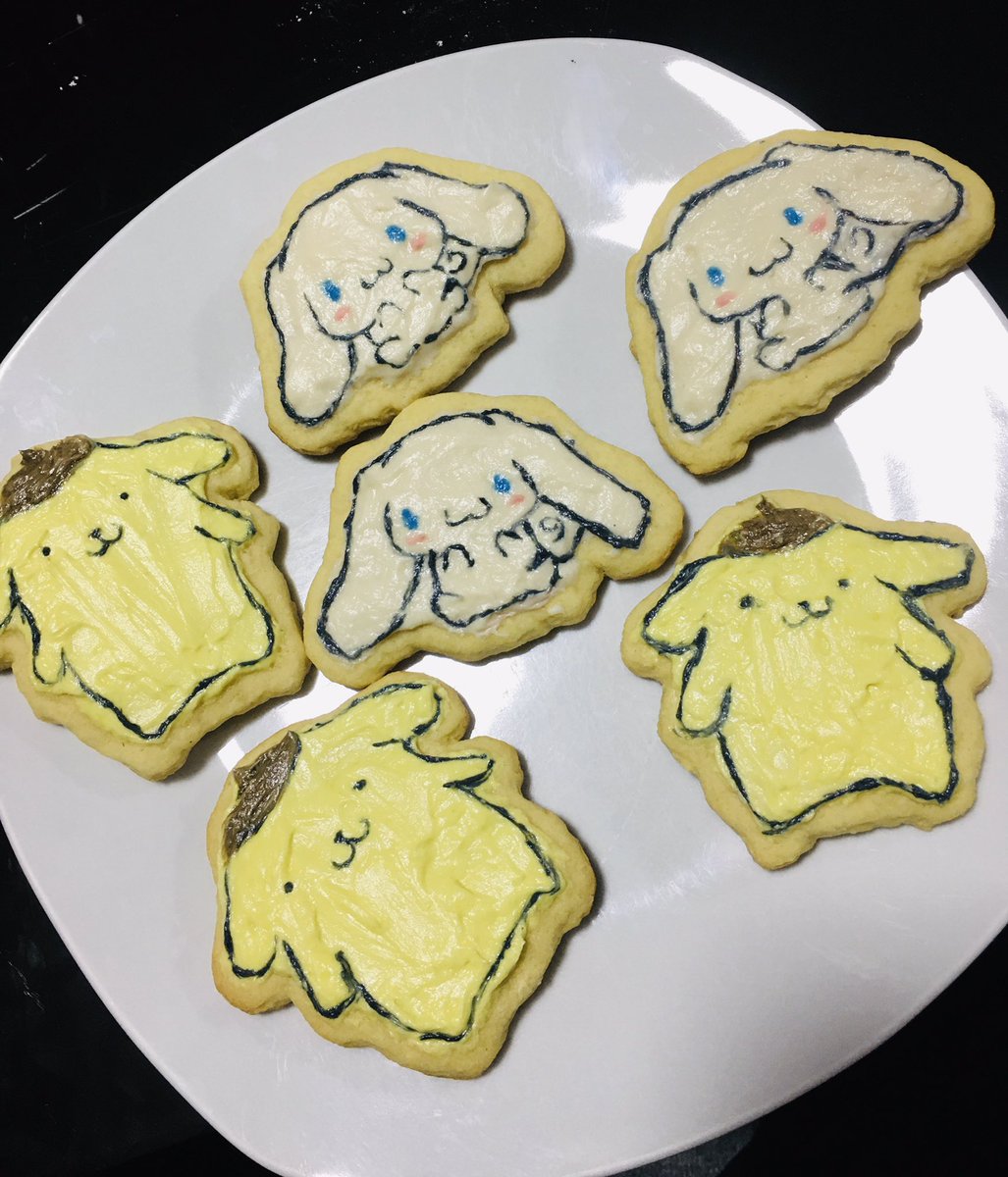 ivysaku's tweet photo. I made some cinnamonroll and pompompurin cookies :))) now I don’t wanna eat them. https://t.co/Y5XrmzqjQk