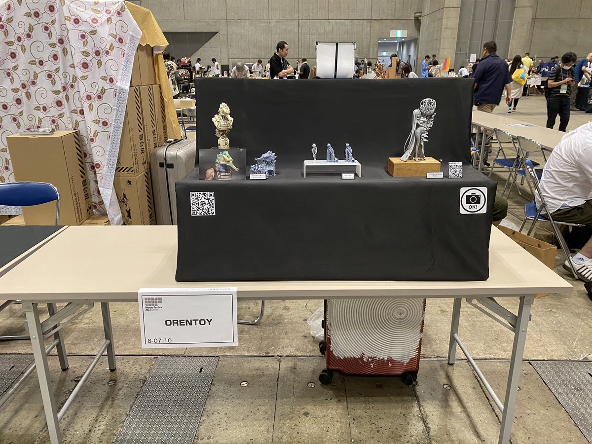 orentoystudio's tweet photo. 設営完了！

「タツノオトシゴ戦士」
出力品　5000¥

「NATSUMI」
出力品　1000¥

「TOUKA &amp; NATSUMI」
展示のみ

#ワンフェス夏 8-07-10 でお待ちしてます（＾_＾） https://t.co/327LDgEQcN