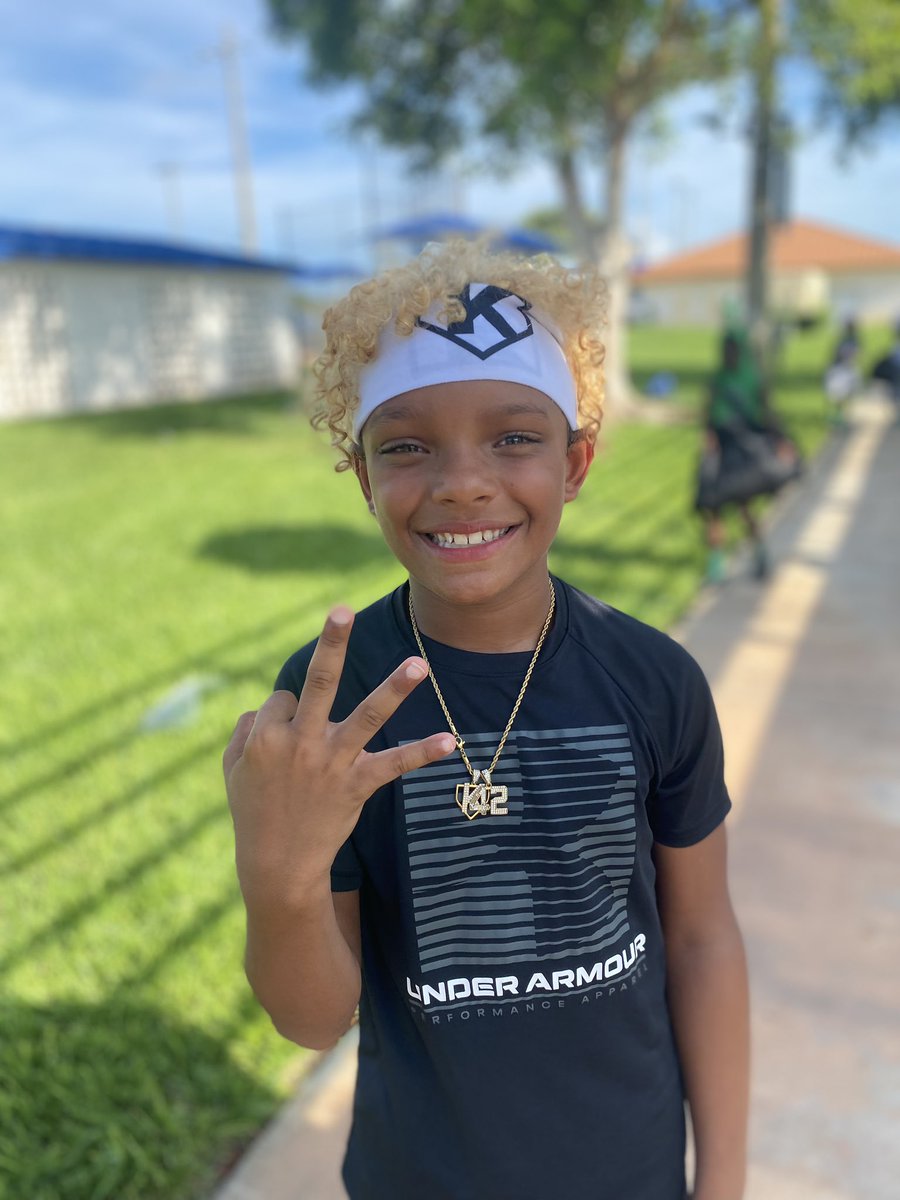 Ktime42's tweet photo. You canโt always be perfect, but today I was. Went 3 for 3 on kick attempts to start off my 9U fall season. Itโs gonna be a great year training with @4thDownU and @Massimo_Kicking #classof32 #tribe32 #onwardforward https://t.co/PXyqhXQl5p