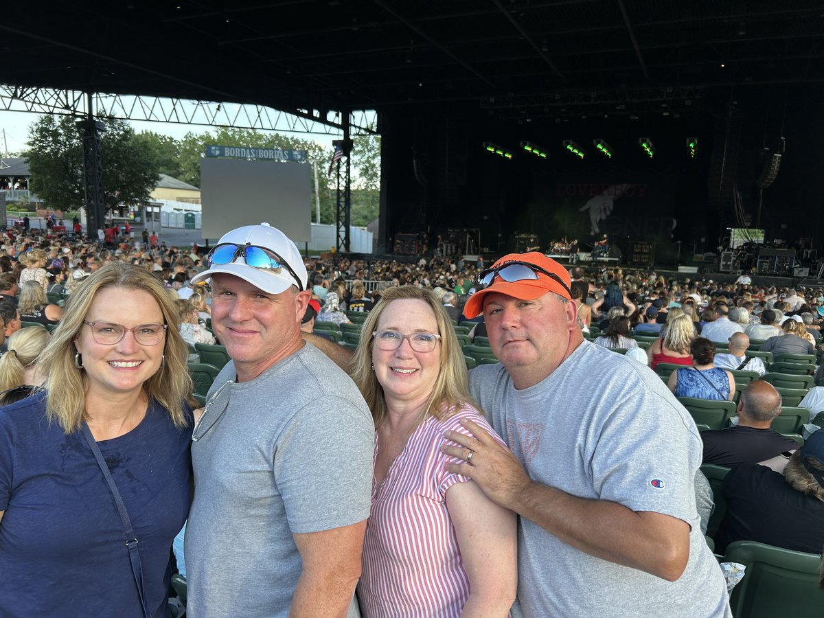 Anyone remember Loverboy and Foreigner 😎