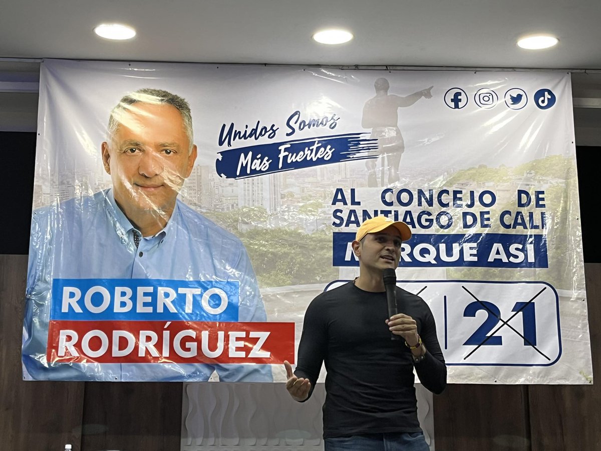 RRZCali's tweet image. Gratitud y cariño con @jarizabaletaf quien se gano los aplausos y reconocimiento en el conversatorio con las comunas 17, 18 y 19 de Cali

#UnidosSomosMasFuertes #CD21