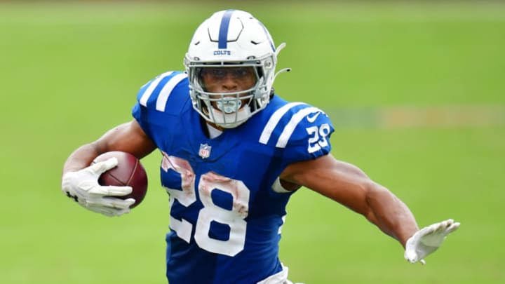 NFLFantasyEsp's tweet photo. 🚨 Alerta Fantasy 🚨

El RB Jonathan Taylor ha pedido ser intercambiado de los Colts 😳

¿En algún equipo lo verías como una mejor opción Fantasy? 

#NFLFantasyEsp https://t.co/rm0rjJF1ce
