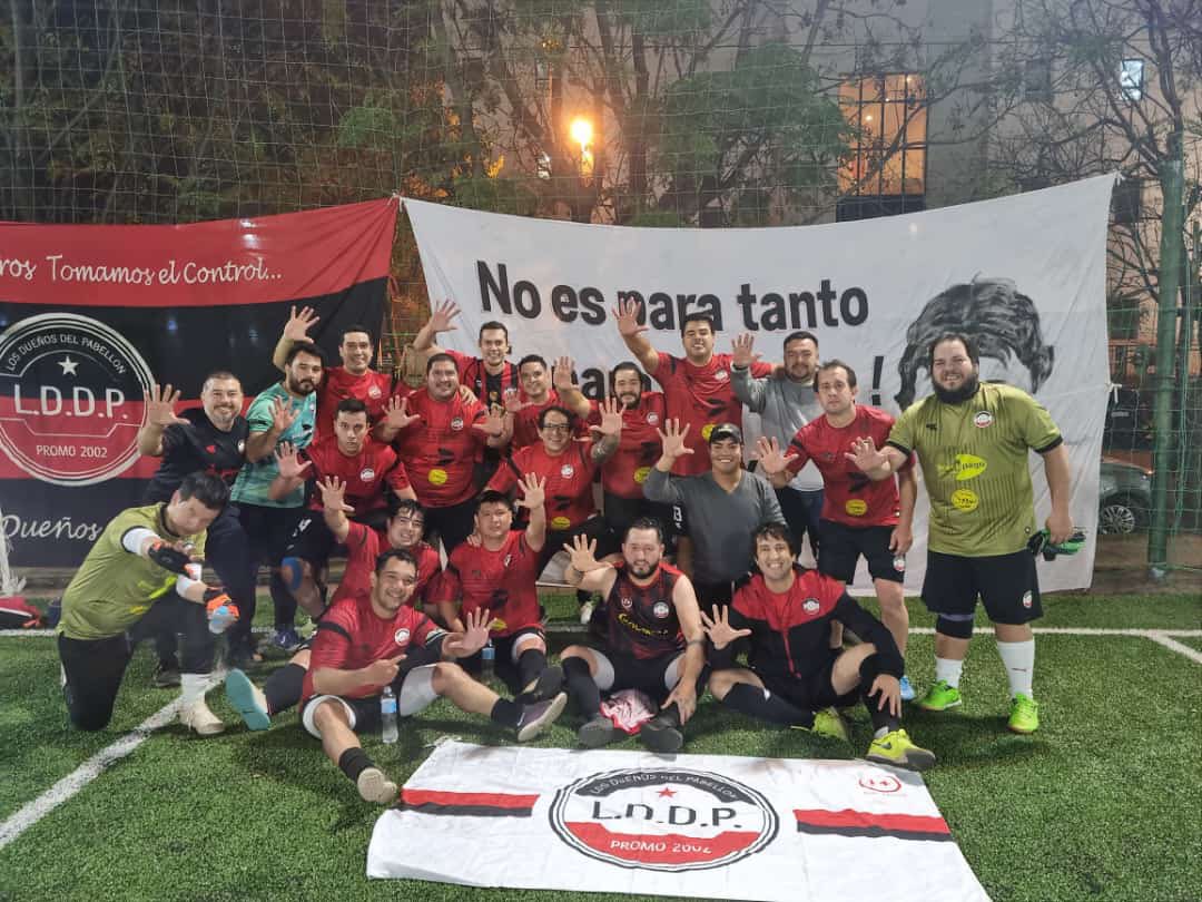 lddp2002's tweet photo. Completamos el álbum ✅

Único equipo del @exafranco  en ganar todas las categorías master, ejecutivo y súper ejecutivo 🏆

¡Los Dueños del Pabellón PENTACAMPEÓN! https://t.co/3WpCZiFa5c