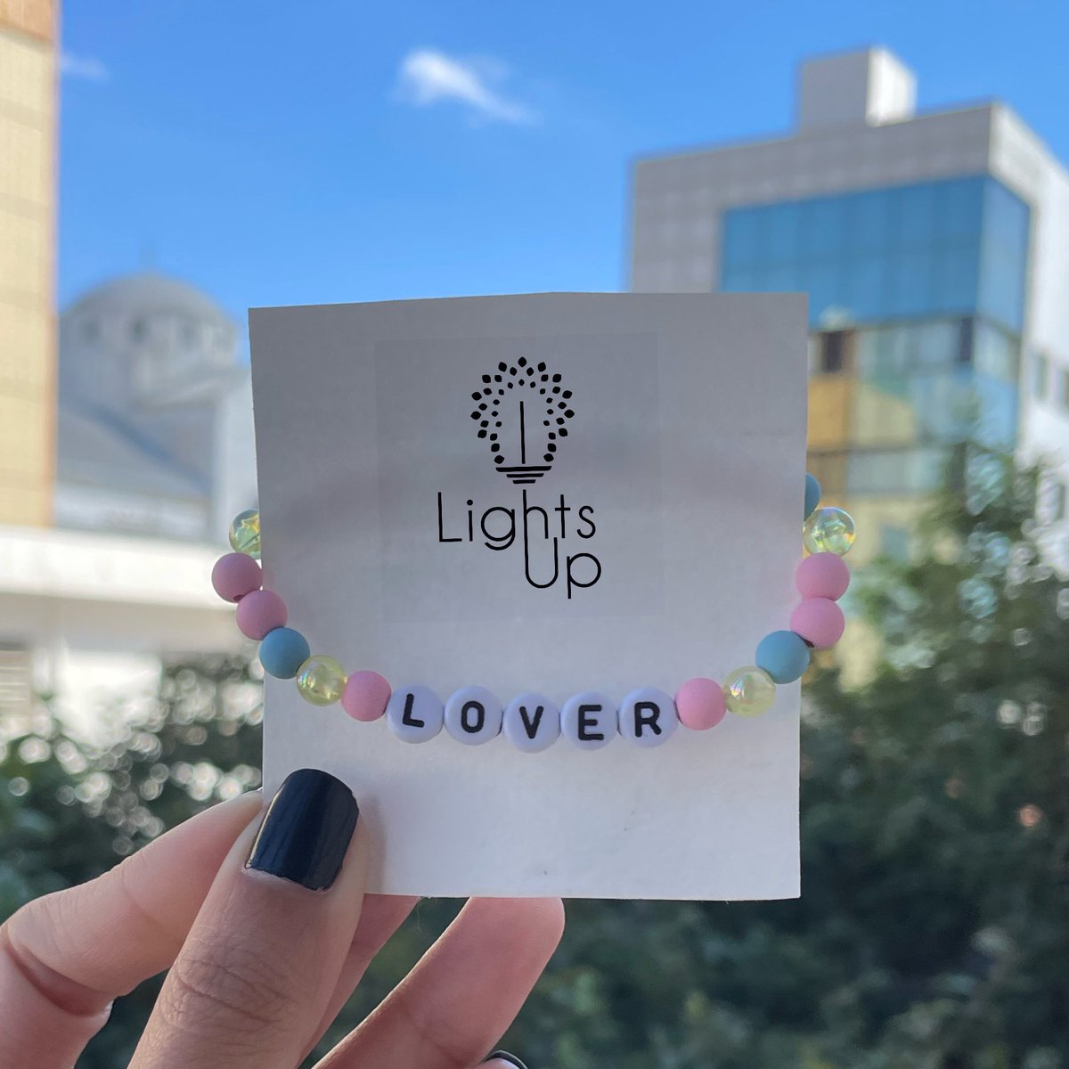 LightsUpStore's tweet photo. ACABOU DE LANÇAR! Pulseira Lover Taylor Swift 💗 Já disponível na shopee https://t.co/AvJKkc2mDA