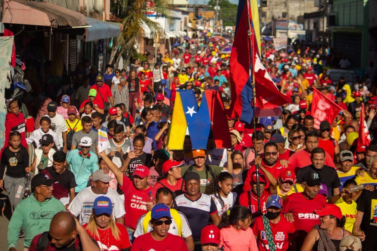 Maravilloso el pueblo militante, Chavista y Bolivariano de Sabaneta, municipio Alberto Arvelo Torrealba del estado Barinas, que se volcó a las calles de manera admirable. Cada vez más consciente ante la batalla que estamos dando, por la estabilidad y felicidad de nuestro país.…