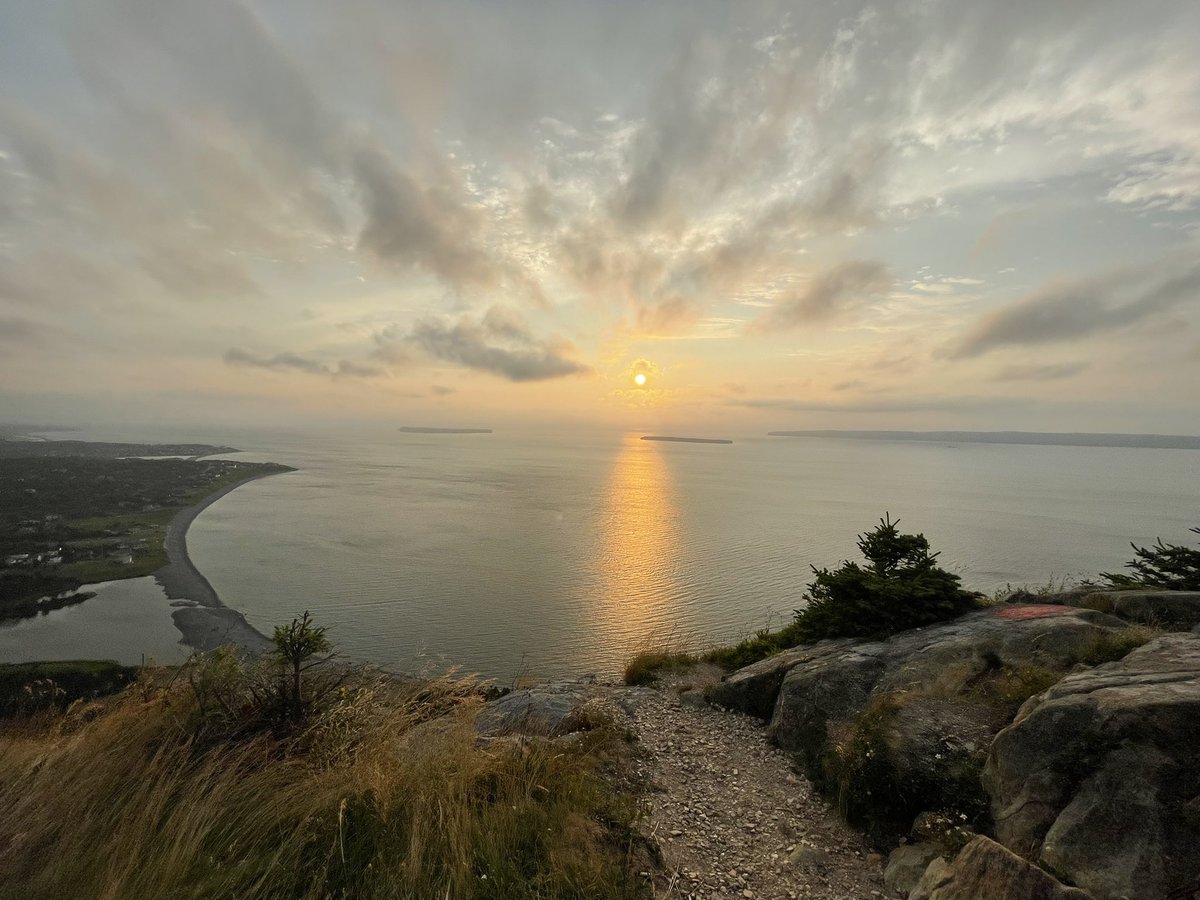 mgriffinNL's tweet photo. @newfoundland @DestinationSJ @hiking https://t.co/LlUn0lroiV