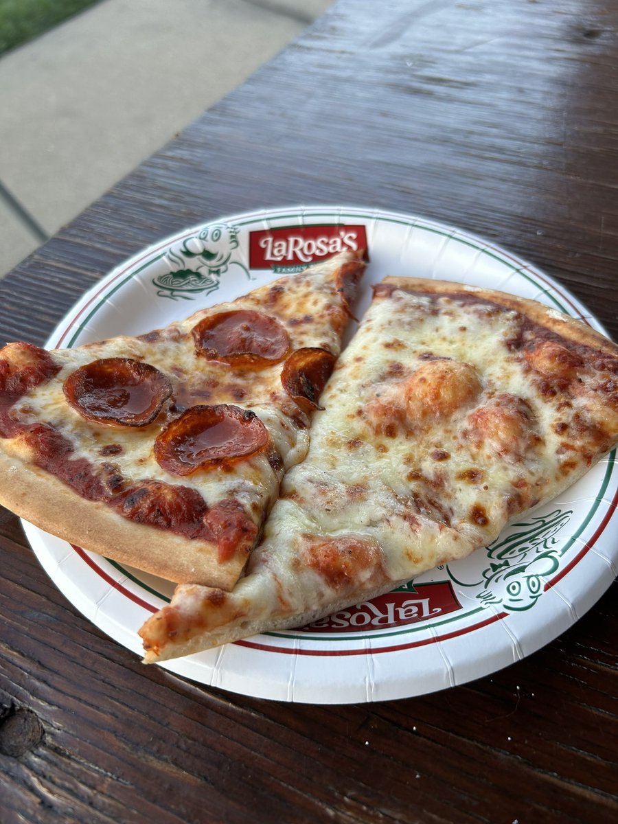 cincygreghoodin's tweet photo. Festival @LaRosasPizza just tastes different is a very good way #andersondays #greaterandersondays #summerincincy #SummerVibes #summerfestivals do #makesummerfunner #saturdayslice #getyoursliceon https://t.co/69TLWymt4V