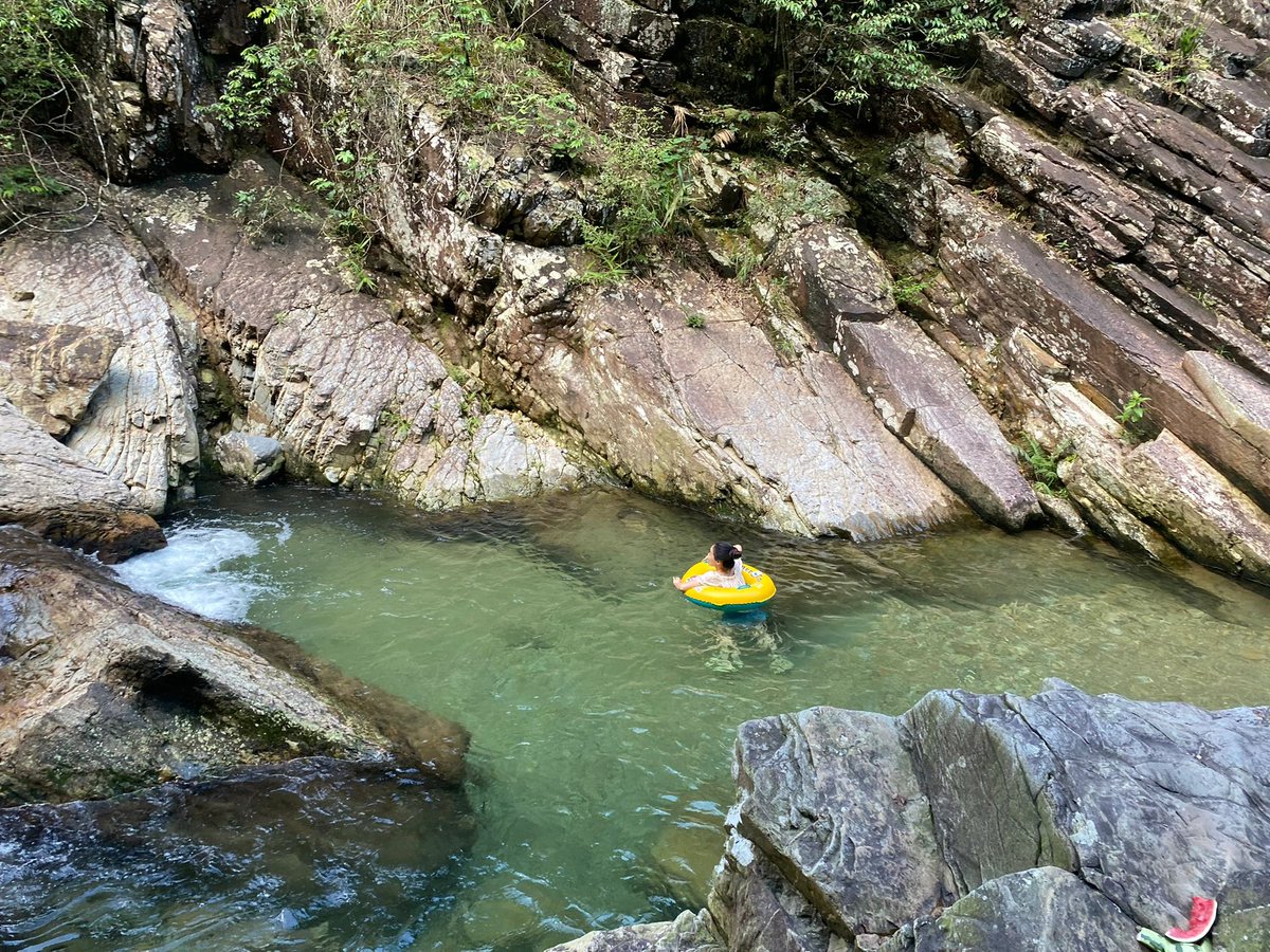 daversifier's tweet image. It's such a treat to go to water country in the summer #hiking #hiking #fun #forest #nature #creek #life #ecology