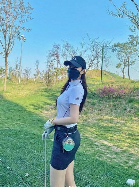 mia3333d's tweet photo. Follow your favorite music and move your body casually. #golf.#golf.#golf #golf #golf https://t.co/3FjbNdxxlK