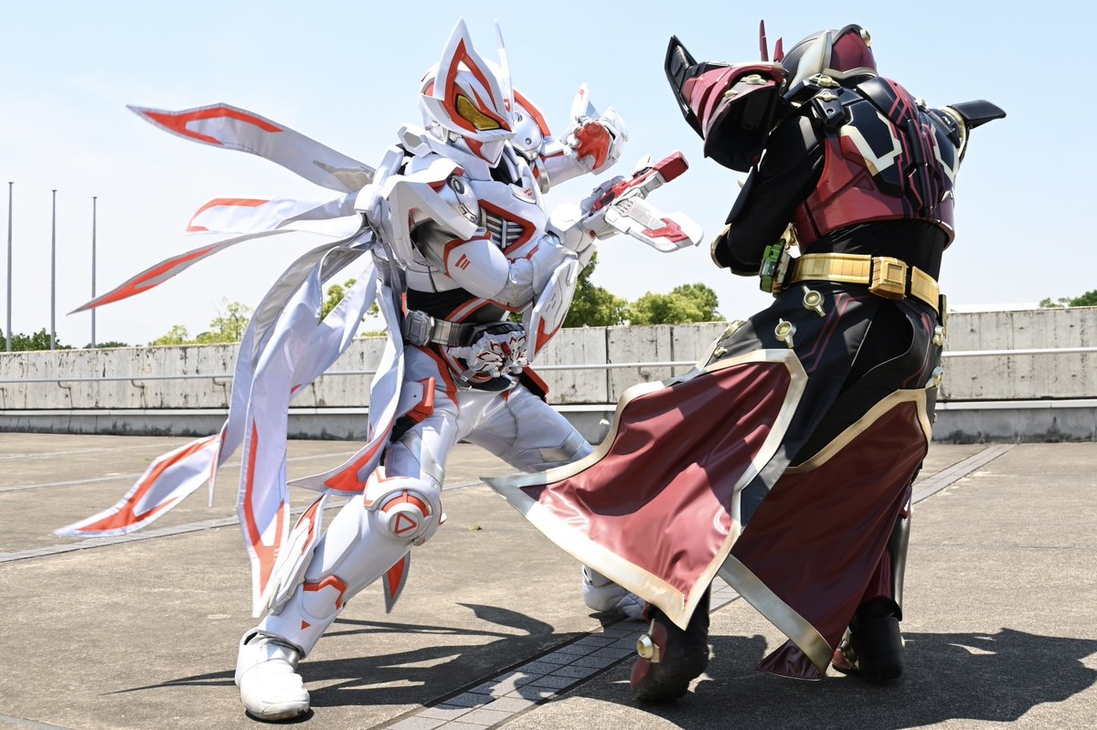 krGEATS_toei's tweet photo. コンぼい！
46話「創世Ⅷ：さよなら、ミッチー」ご視聴ありがとコン🦊

次回、タヌキとカエルが最初で最後の戦い！

景和がホンモノになる時！
一般人が仮面ライダーになる時！
見逃し厳禁コン🦊

47話「創世Ⅸ：ホンモノの仮面ライダー」もお楽しみに��

#仮面ライダーギーツ
https://t.co/s7oIerwu5z https://t.co/MxBrad3m1V