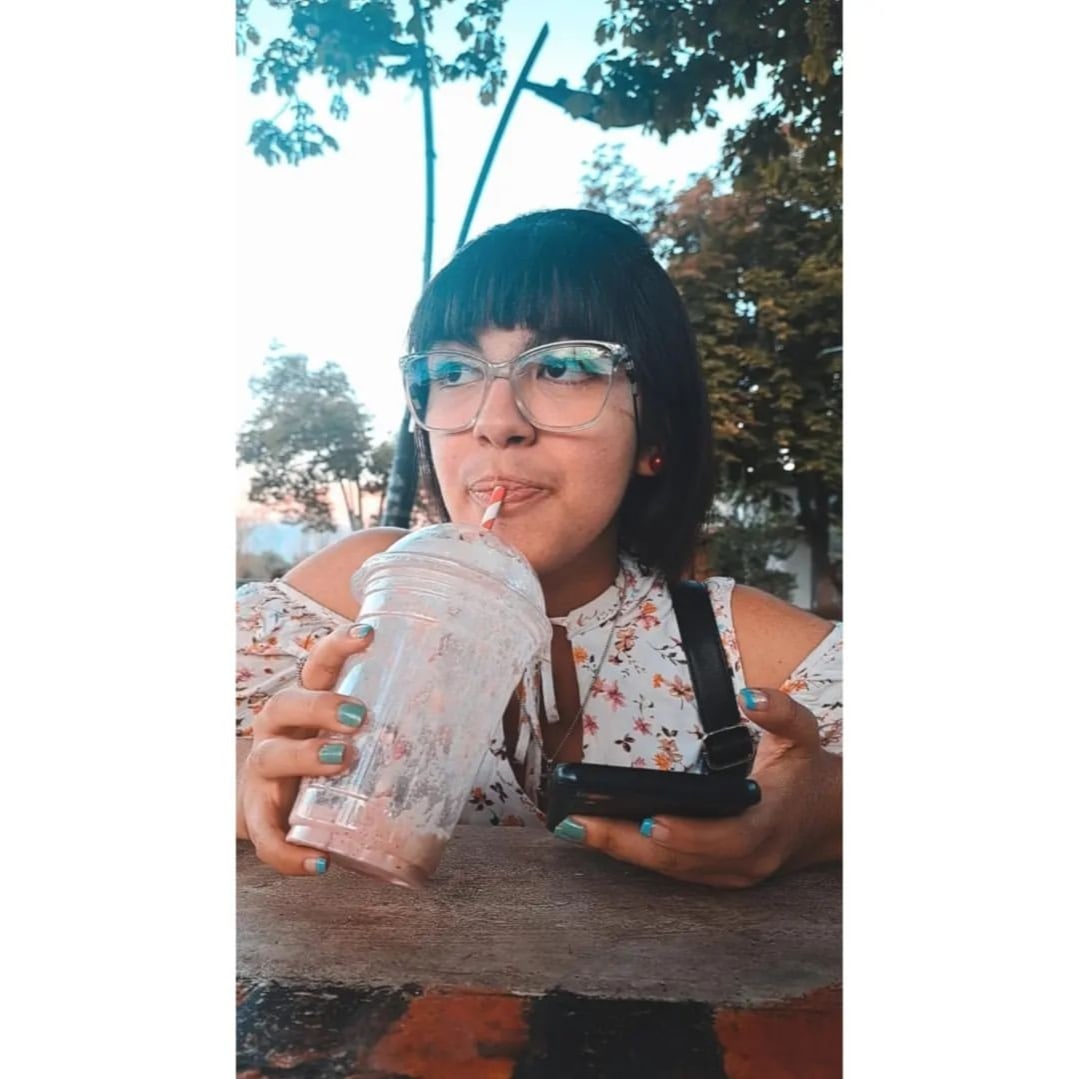 IsNaniiiA's tweet photo. Holaaaa! Soy Daniela, me pueden decir Elian o Eli, mis pronombres son El/Ella, tengo 21 años, recién cumplidos, es decir, es mi cumple jsjs, sigo a Emilio desde inicios de Diciembre del 2018, lo amo demasiado y soy de Chile 

ANIVERSARIO E2
INTEGRACIÓN EMINENAS
#TeamEmilioLCDLF https://t.co/5PzPtzr7p0