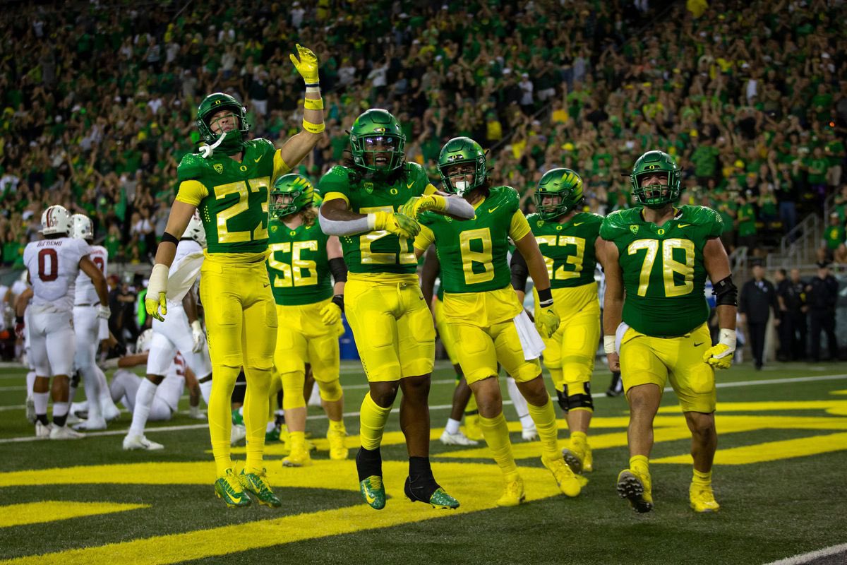 After a great conversation with @CoachDanLanning I’m blessed to say I have received an offer from the University of Oregon!!🦆 @ChrisRossLOJO @Coach_Lavender @coach_jackson49