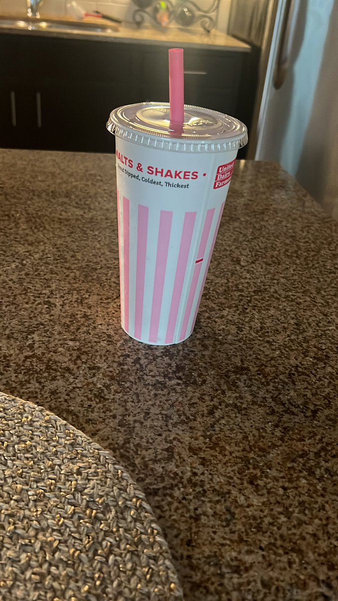 johnnygaswraps's tweet photo. R&R Saturday sponsored by LaRosa’s and UDF malts. No spag in this bih!!!! #RedsML https://t.co/gRau8eggsP