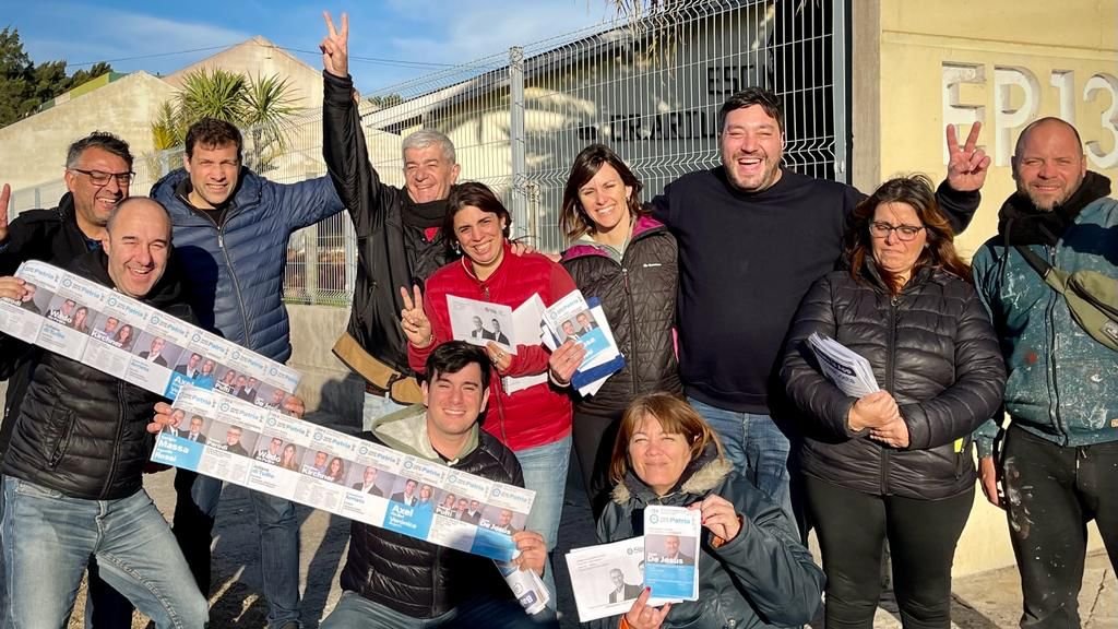 JPdeJesusOK's tweet photo. Ejemplo de compromiso y militancia, qué lindo es caminar nuevamente a tu lado @gustavocaruso visitando vecinos junto con las y los compañeros. https://t.co/MtGLtNVIvL