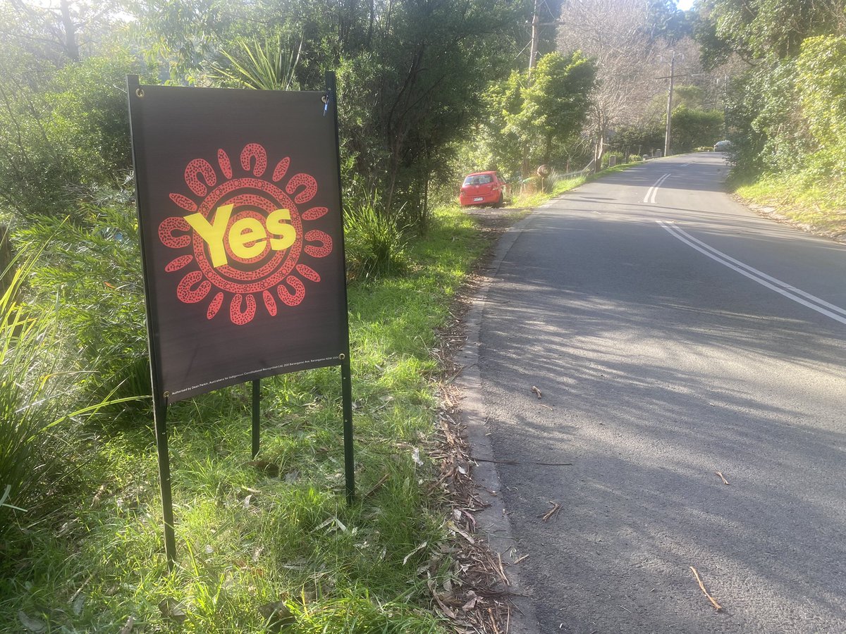 CaseyforYES's tweet photo. Fantastic to see the first of many YES signs installed in Casey. We will be doing a bulk order of signs, buttons, pins, posters and flyers in the next fortnight. To get us started please DM if you would like a sign.
#caseyforyes #yes23 #votesyes https://t.co/uMtPiYWDFd