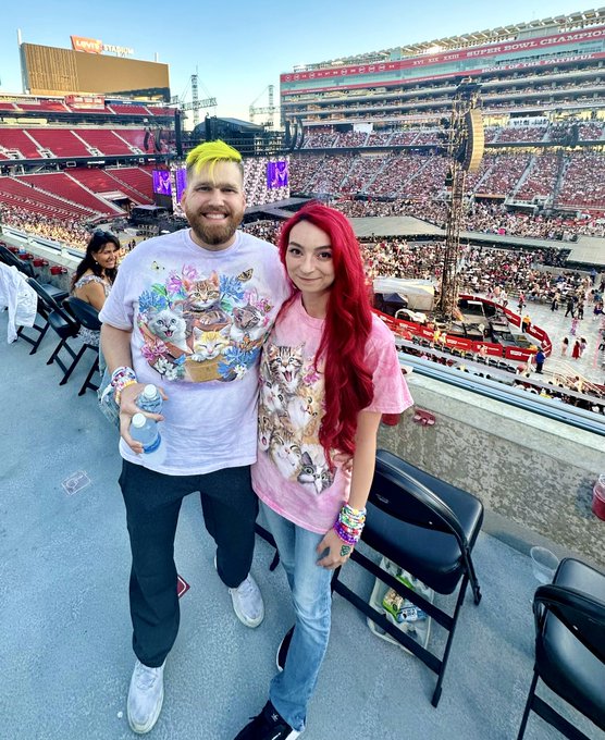 Taylor Swift played my favorite song of ALL time as a surprise&hellip; I don&rsquo;t think I&rsquo;ll ever recover from<a href="/tag/santaclaratstheerastour"class="tags"><span>#santaclaratstheerastour</span></a><a href="/tag/rightwhereyouleftme"class="tags"><span>#rightwhereyouleftme</span></a>