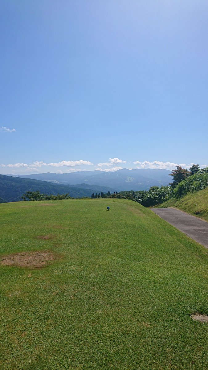 高原でのゴルフは涼しい、天気も最高(^^)